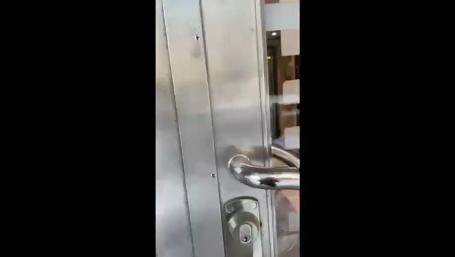 En klassnalle hälsar på hos Unga Klara